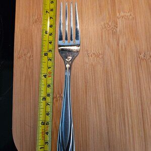 Hampton Silversmith Stainless Silverware: Lace Frosted Fork